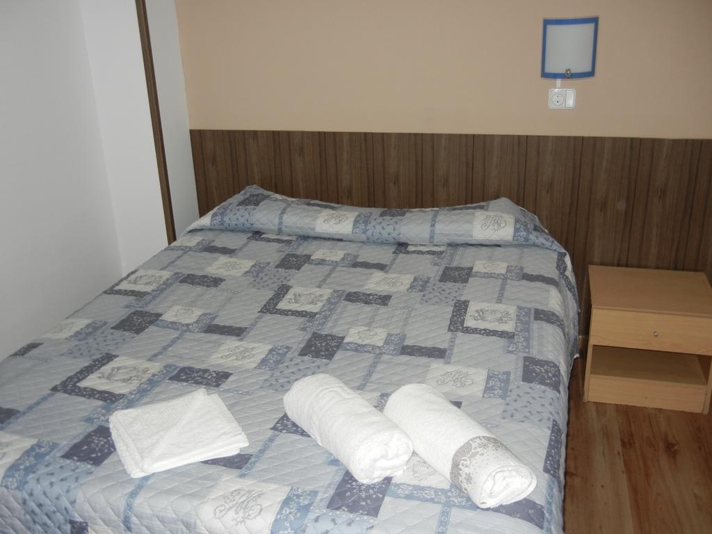 Hostal Oklahoma Reus Exterior foto