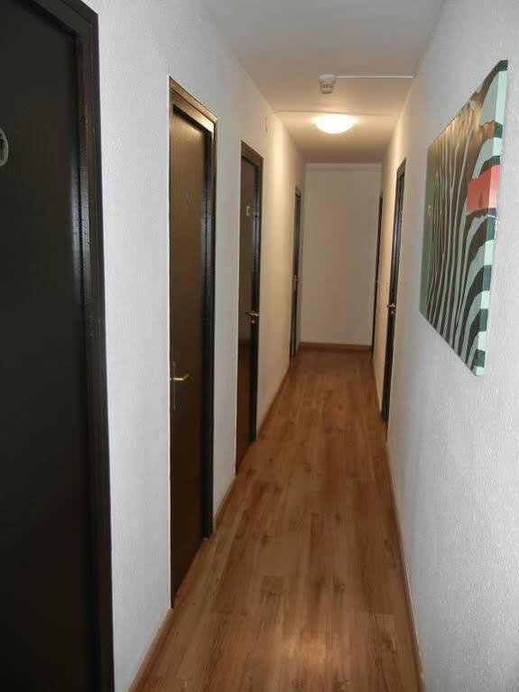 Hostal Oklahoma Reus Exterior foto